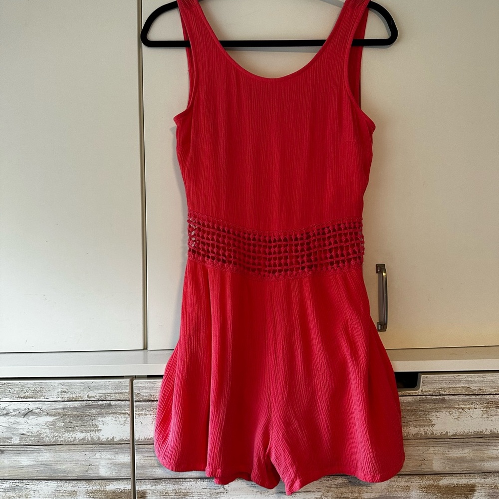 🌺 Maurices Coral Textured Romper Crochet Waist Detail Sleeveless Boho
